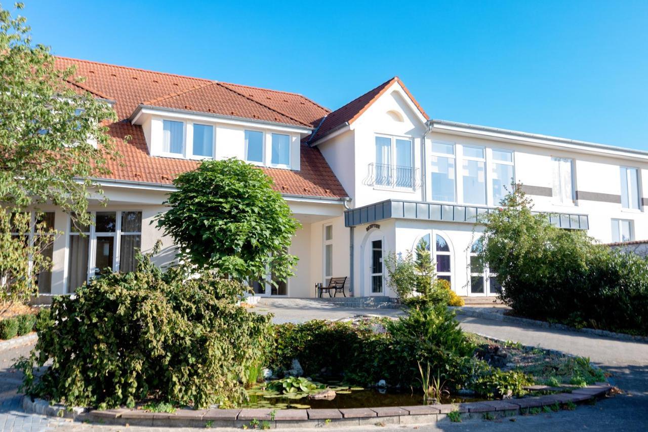 Restaurant Und Hotel Knostmann Hunteburg Exterior foto